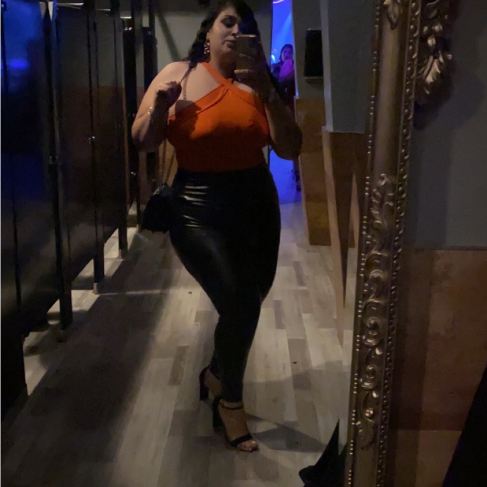 Meet your Posher, Ybian